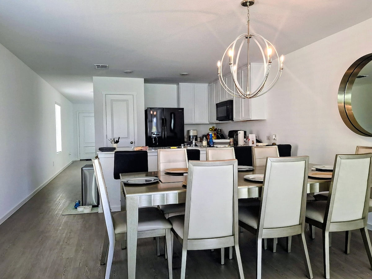Brand New Modern Home Fully Furnished 4BR 2Bath image 8
