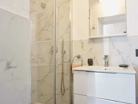 Villa in der Stadt-Privatparkplatz-Garten-6Gäste