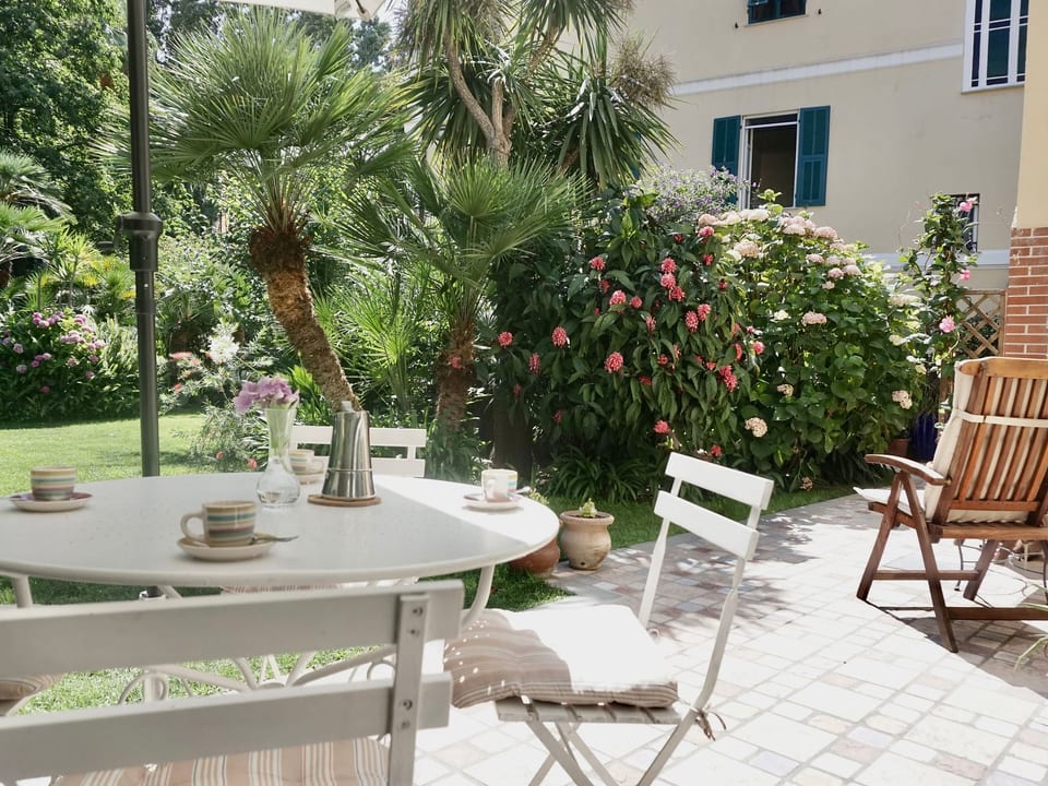 Villa in der Stadt-Privatparkplatz-Garten-6Gäste - Vallecrosia