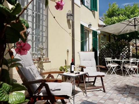 Villa in der Stadt-Privatparkplatz-Garten-6Gäste