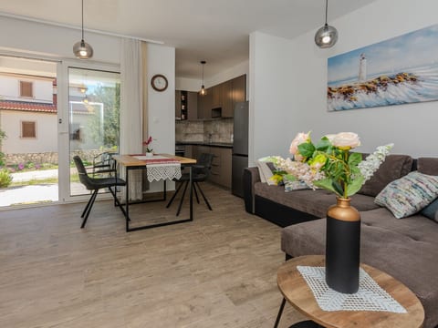Apartment Mutak