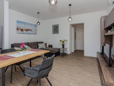 Apartment Mutak