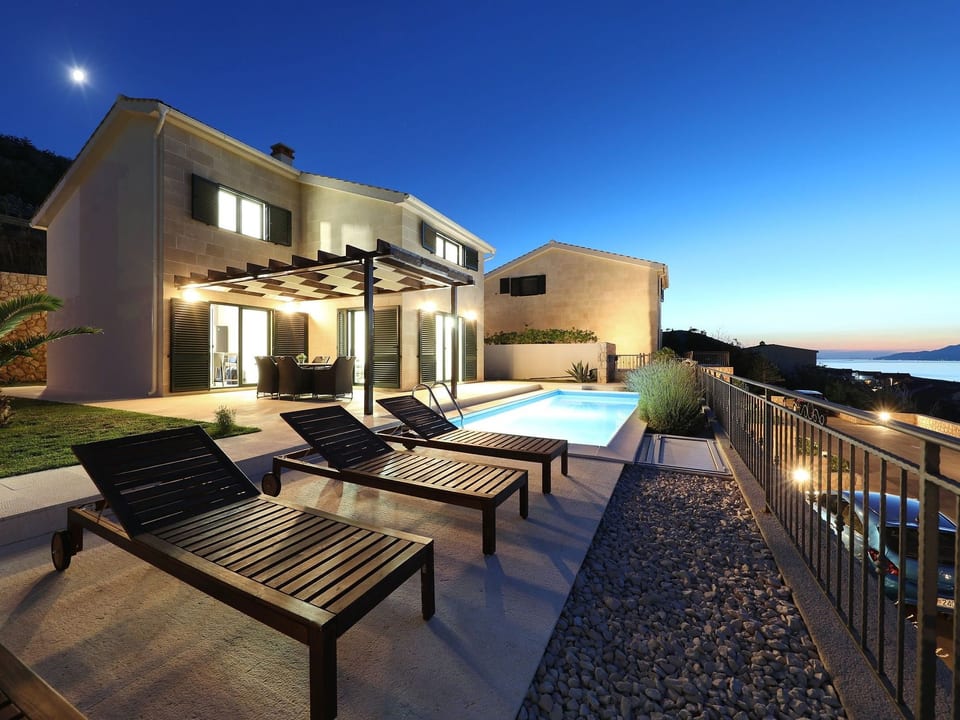 Mediterrane Villa, Pool, Panoramablick aufs Meer - Vinjerac