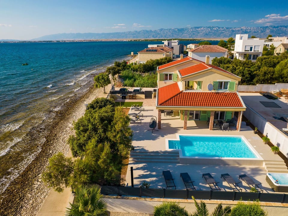 Villa Mar am Strand mit beheiztem Pool, Jacuzzi - Privlaka, Zadar County