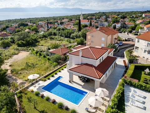 Schone Villa mit Pool, Meerblick, Strand