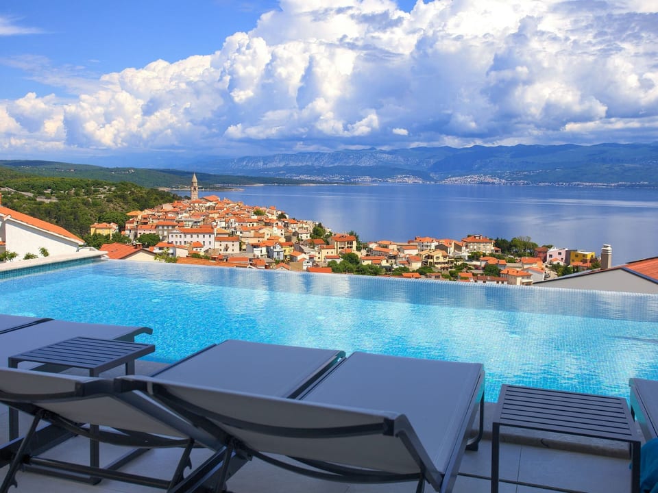 Luxuriöse Villa mit Pool und fantastischem Meerblick - Vrbnik