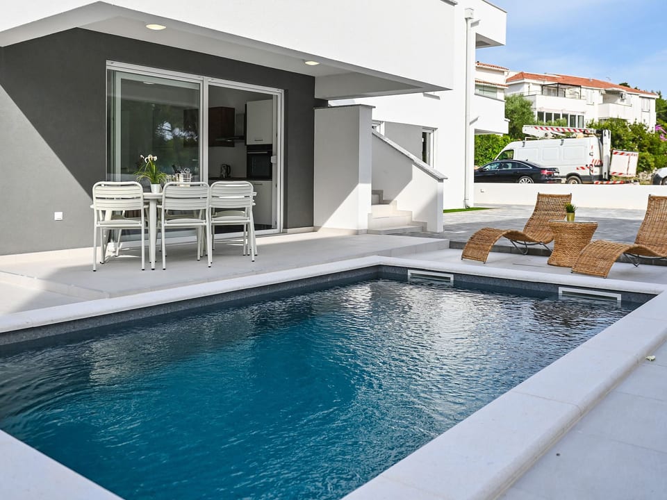 Villa con piscina privata per 20 persone - Novalja