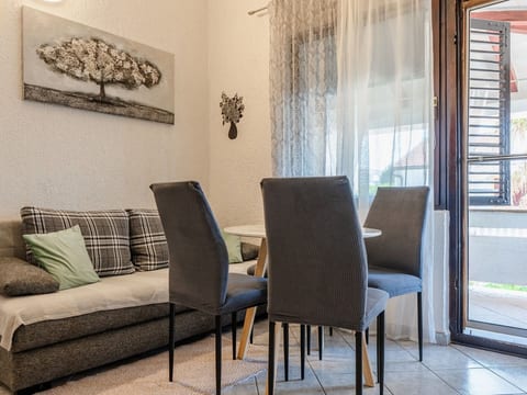 Apartment Santek 1