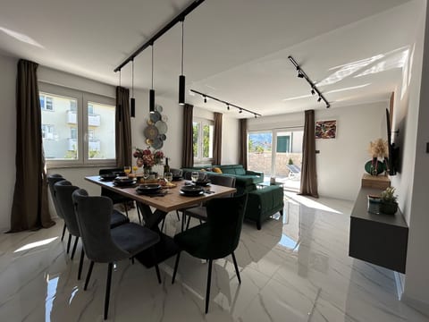 Villa Velvet
