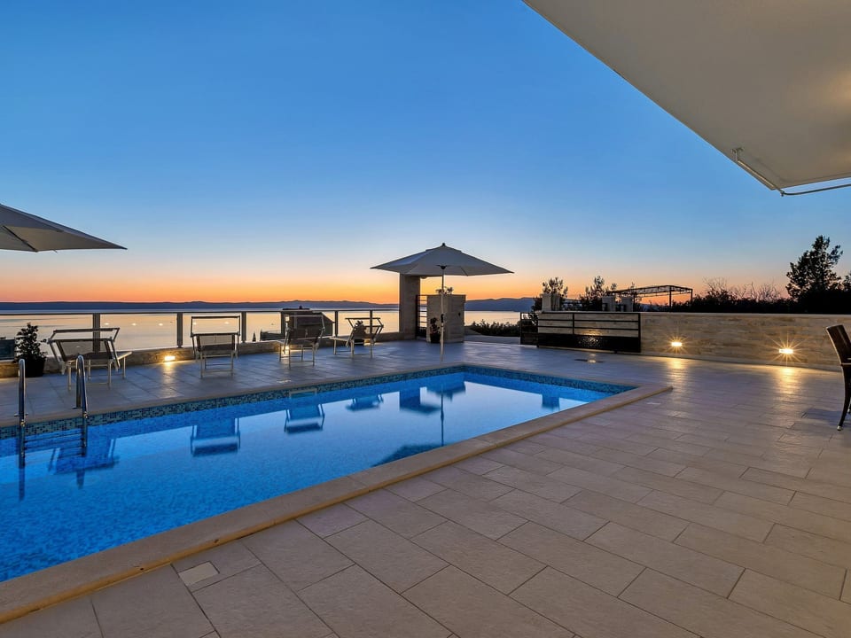 Villa Infinite mit Schwimmbad und Meerblick - Makarska