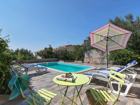 Vele Duplex-Wohnung mit Terrassen und Meerblick
