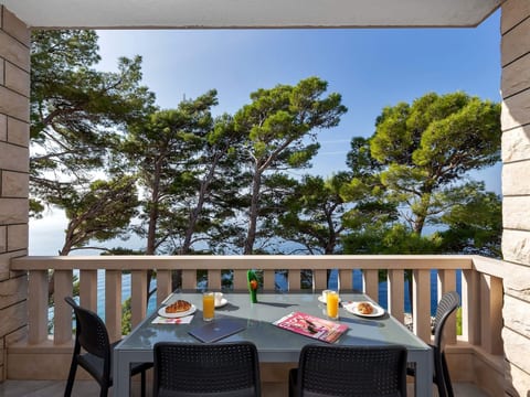 Pine Canopy Studio Apartment mit Meerblick A13