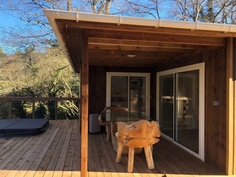 in Vivario mit Garten, Terrasse und Grill