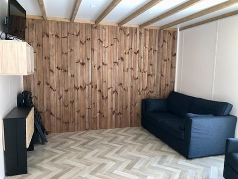 in Vivario mit Garten, Terrasse und Grill
