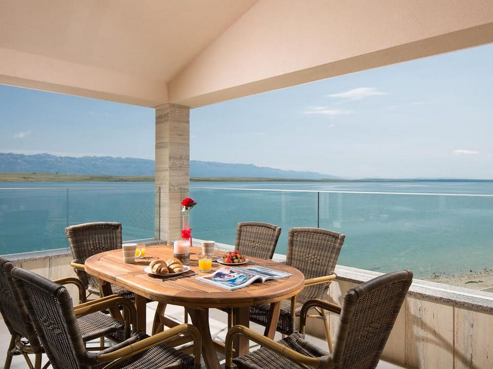 Apartment Vista Royal 5 - Vir