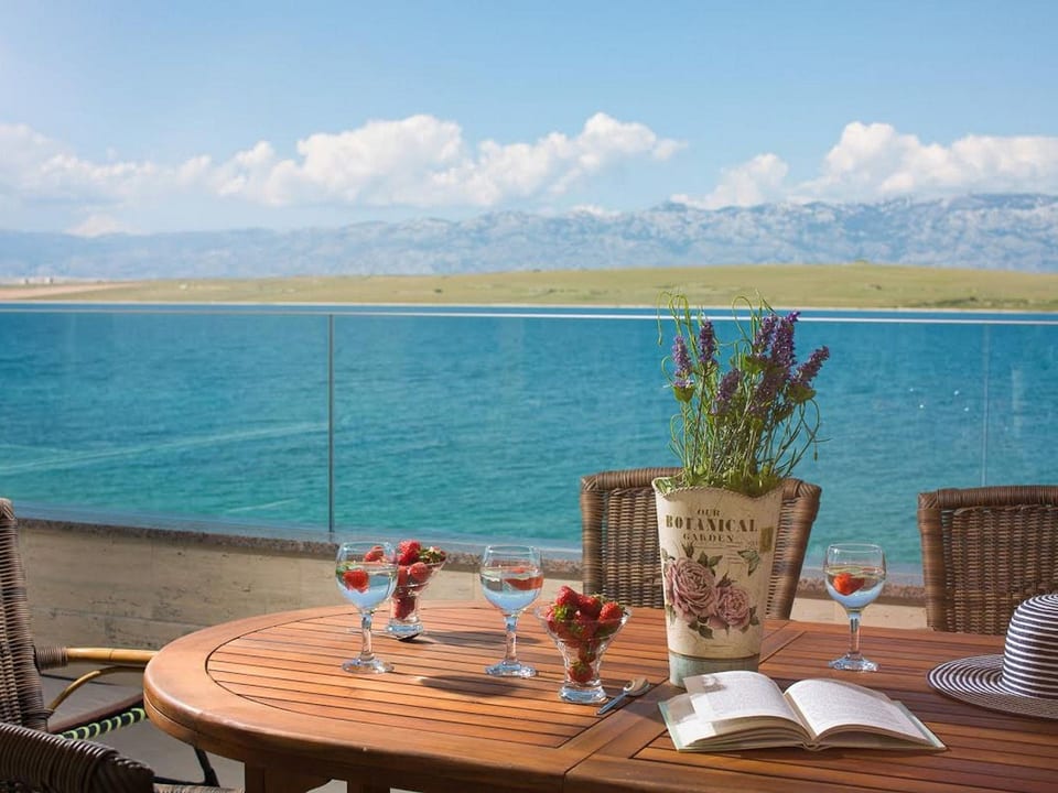 Apartment Vista Royal 2 - Vir