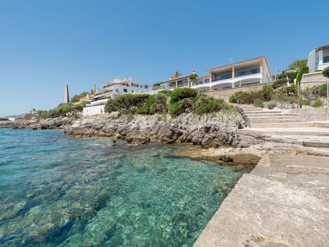 Verträumte Villa mit privatem Pool und Liegewiese