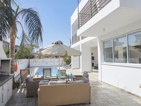 Villa Pearl PE17 in Paralimni mit privatem Parkplatz