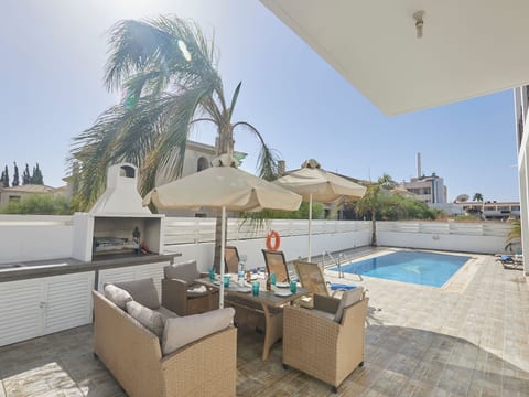 Villa Pearl PE17 in Paralimni mit privatem Parkplatz