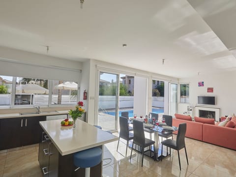 Villa Pearl PE17 in Paralimni mit privatem Parkplatz