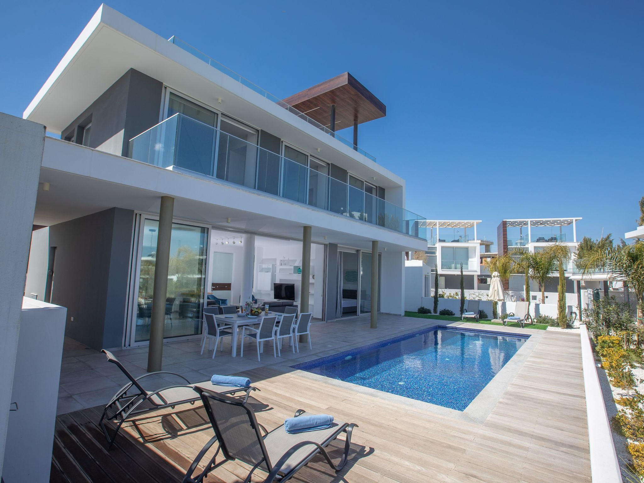 Schöne Villa Olivine Pearl OL5 mit Garten