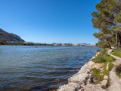 Küstencharme 150 m vom Strand entfernt, privater Garten
