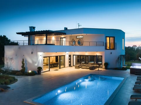 Sommer 'Villa La Dominika