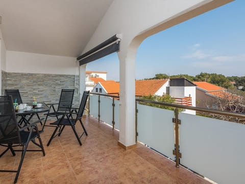 Apartment Wenig