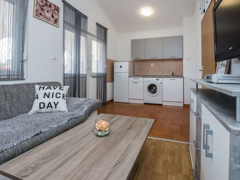 Apartment Wenig