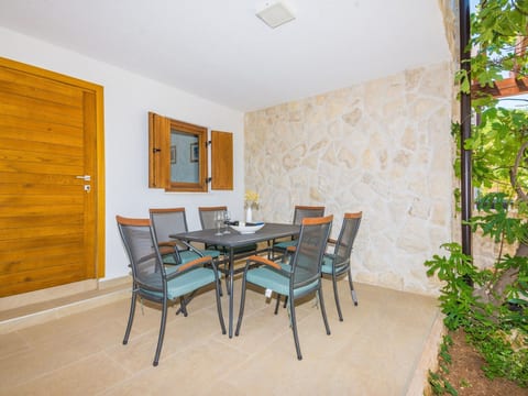 Apartment Malcic 1