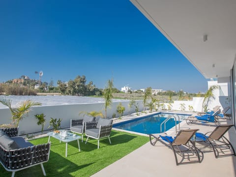 3-Schlafzimmer-Villa mit privatem Pool im Zentrum