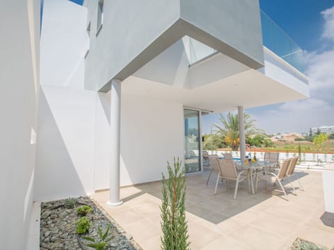 Neue 3-Schlafzimmer-Villa mit Pool in Protaras