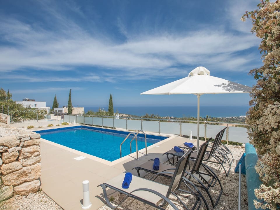 Villa mit Panoramablick auf das Meer von Latchi - Polis