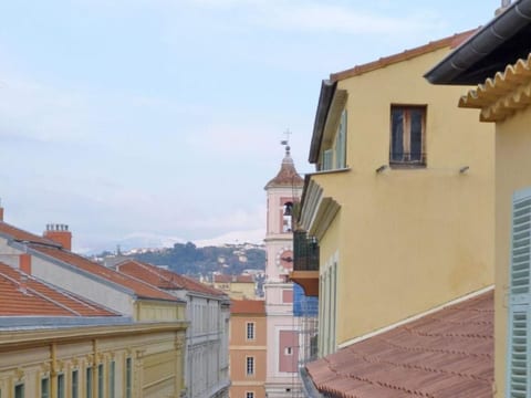 Strandnahe, helle Wohnung mitten in der Altstadt von Nizza mit fantastischem Bl