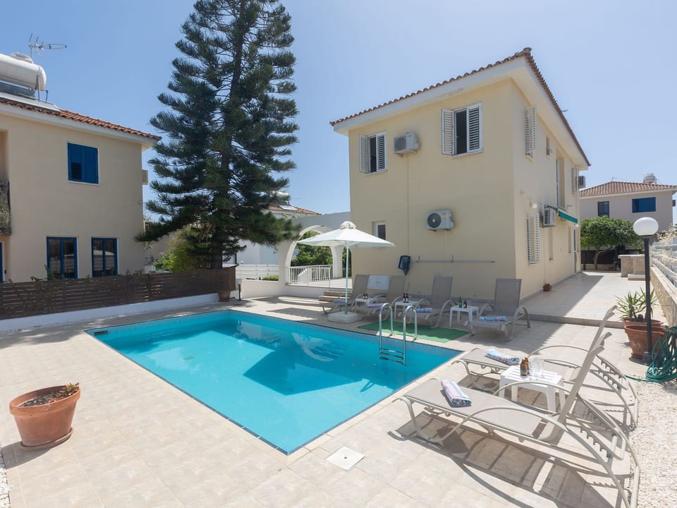 Villa de vacaciones Holiday Villa con piscina privada - Protaras