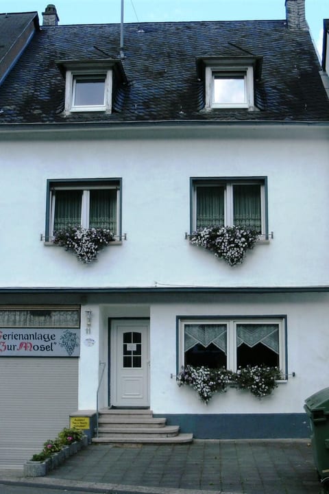 zur Mosel