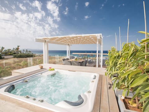 Haus in Paralimni mit großem Patio