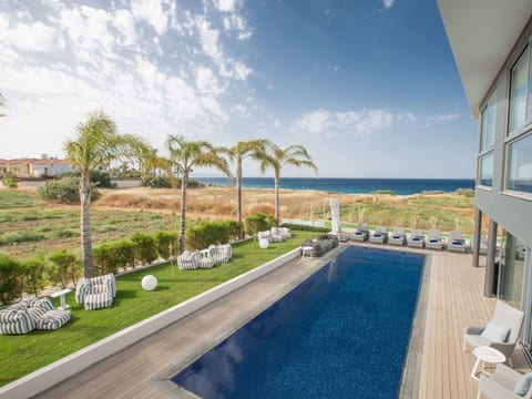 Haus in Paralimni mit großem Patio