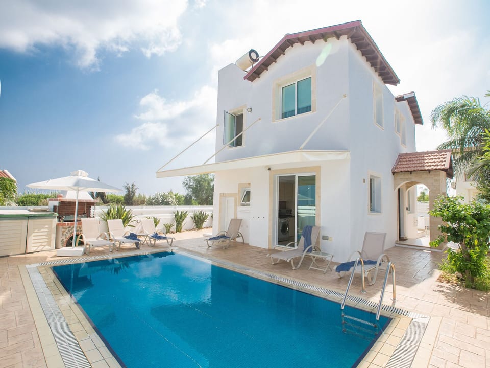 Villa de 3 dormitorios con piscina privada - Pegeia