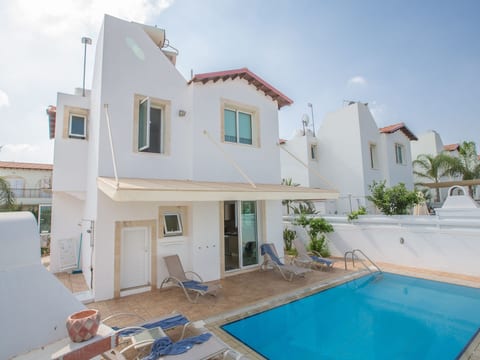 3-Schlafzimmer-Villa mit privatem Pool