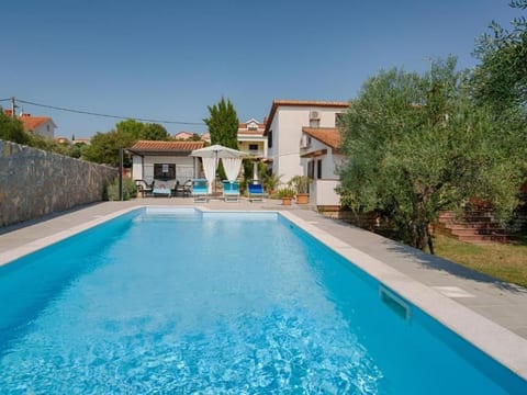 Villa "Olive Tree" mit Schwimmbad
