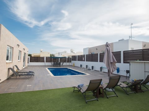 3-Schlafzimmer-Villa in Protaras Zentrum mit Pool