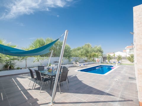 3 Schlafzimmer Villa mit Pool in Protaras Zentrum