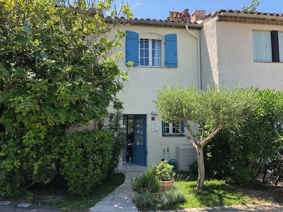 Gemütliches Ferienhaus in Grimaud mit Terrasse, Garten und Grill - Grimaud