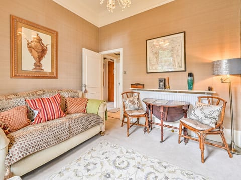 Wohnung in viktorianischer Villa mit Gartenblick