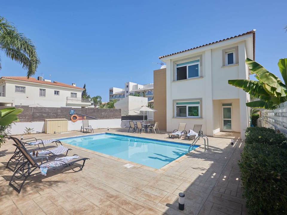 Hübsche Villa mit 3 Schlafzimmern und privatem Pool - Protaras