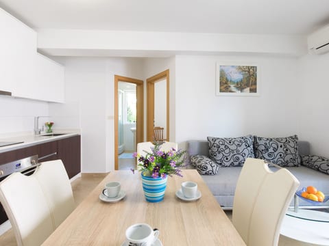 "Nino3" mit Balkon