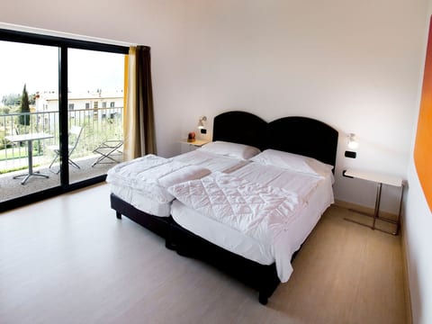 Zwei-Zimmer-Wohnung mit Seeblick