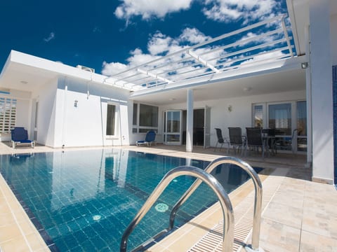 Moderne Ferienvilla in Ayia Napa
