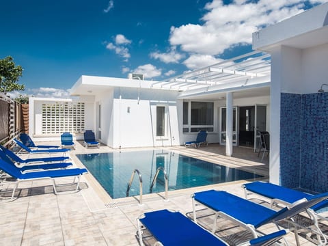 Moderne Ferienvilla in Ayia Napa